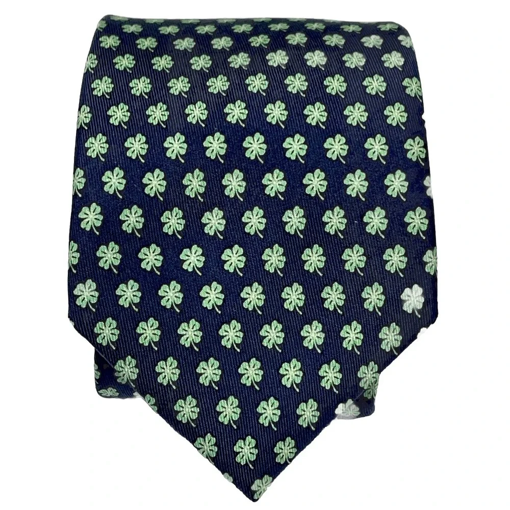 Vineyard Vines Martha's Vineyard 100% Silk Mens Neck Tie Navy 4 Leaf Clover - Picture 2 of 8